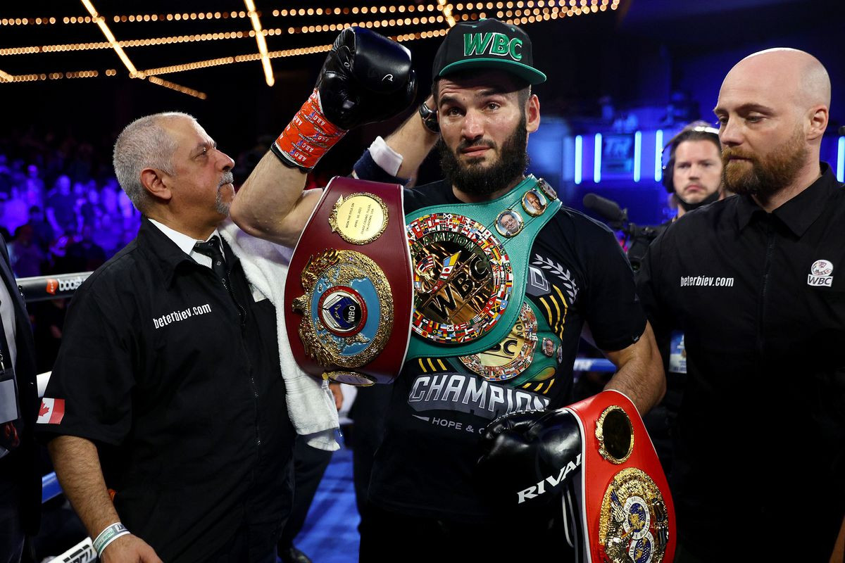 Артур Бетербиев заявил, что весь его успех в 19 профессиональных боях результат «удачи»