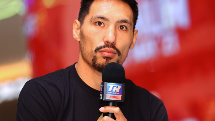 Президент Top Rank о поединке Алимханулы и Юбенка-младшего: «Для боя нужно согласие двух боксеров»