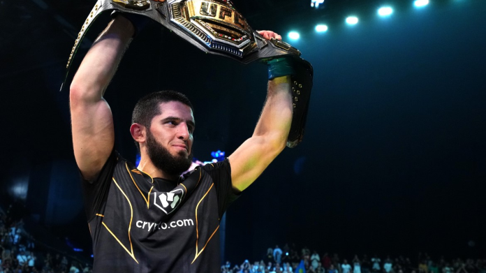 «Я финиширую обоих»: Ислам Махачев отреагировал на главный бой UFC 296