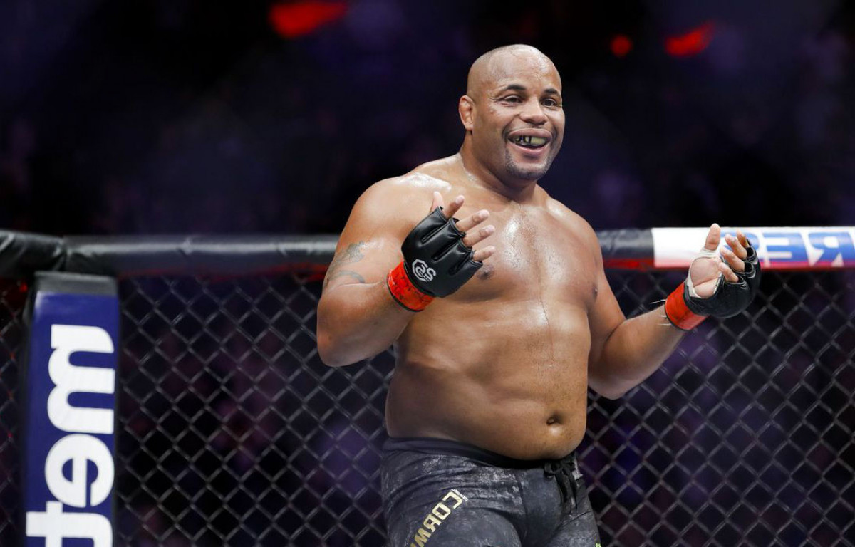 Даниэль Кормье: «Все, кроме самого Фергюсона, уверены, что ему пора заканчивать»