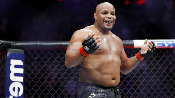 Даниэль Кормье: «Все, кроме самого Фергюсона, уверены, что ему пора заканчивать»