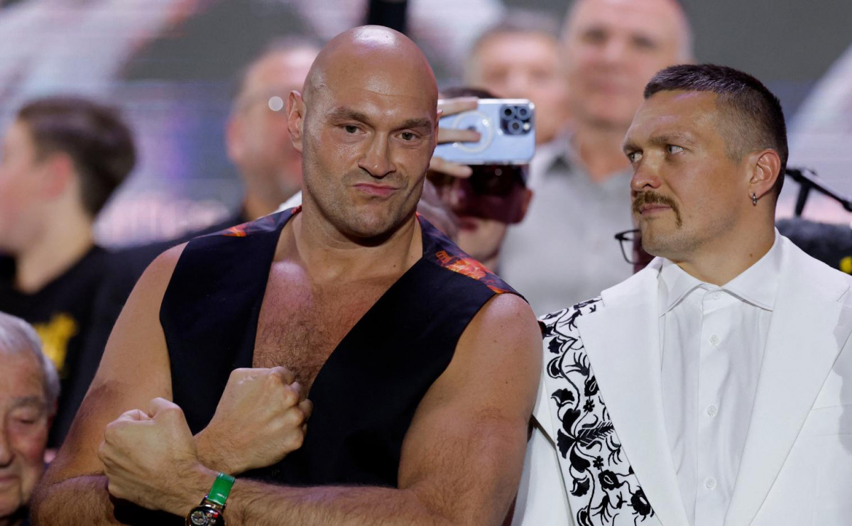 Александр Усик не против провести третий бой с Тайсоном Фьюри