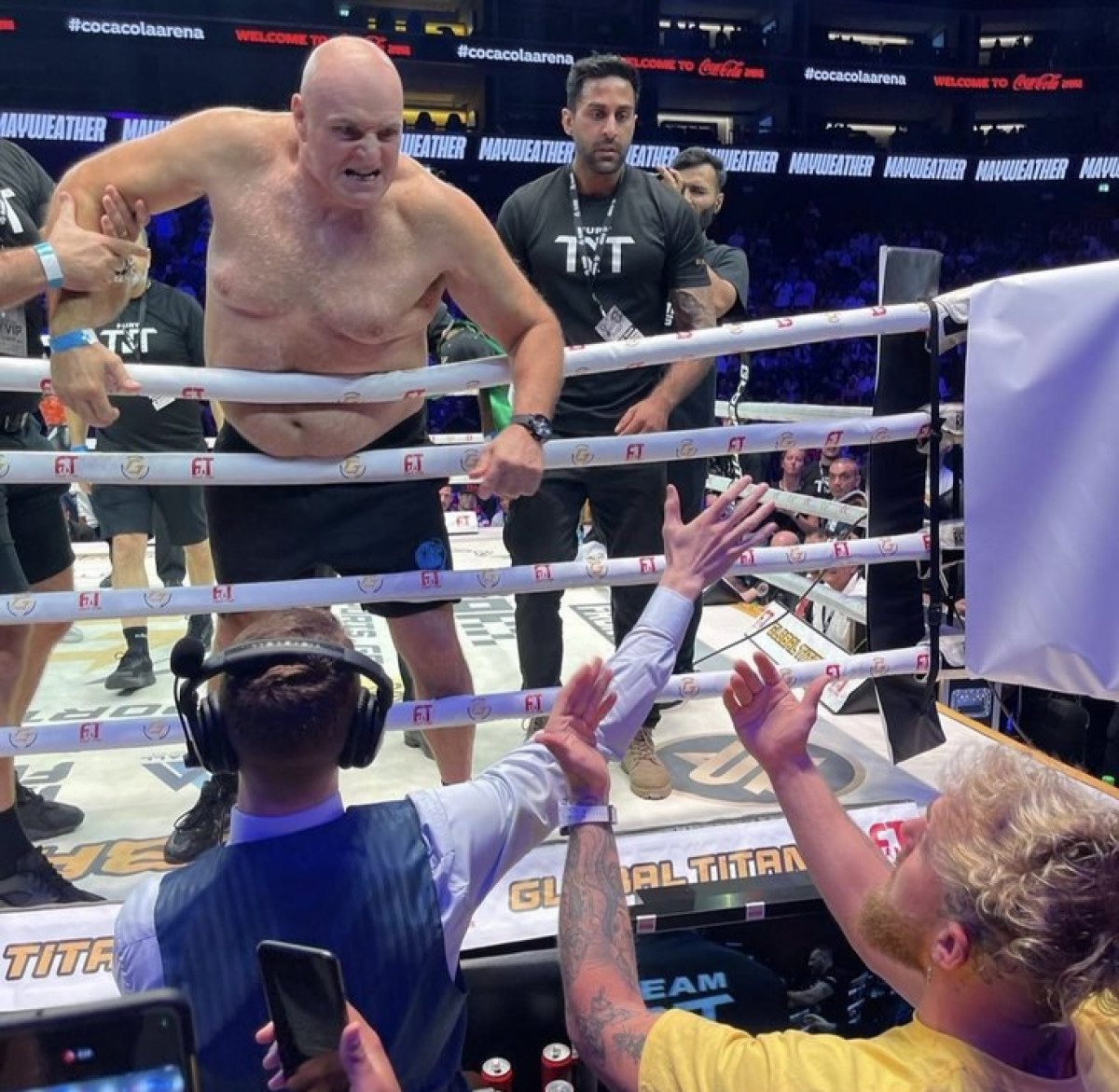 Джейк Пол ответил Джону Фьюри, что никто не будет давать Томми Фьюри большие деньги за бой