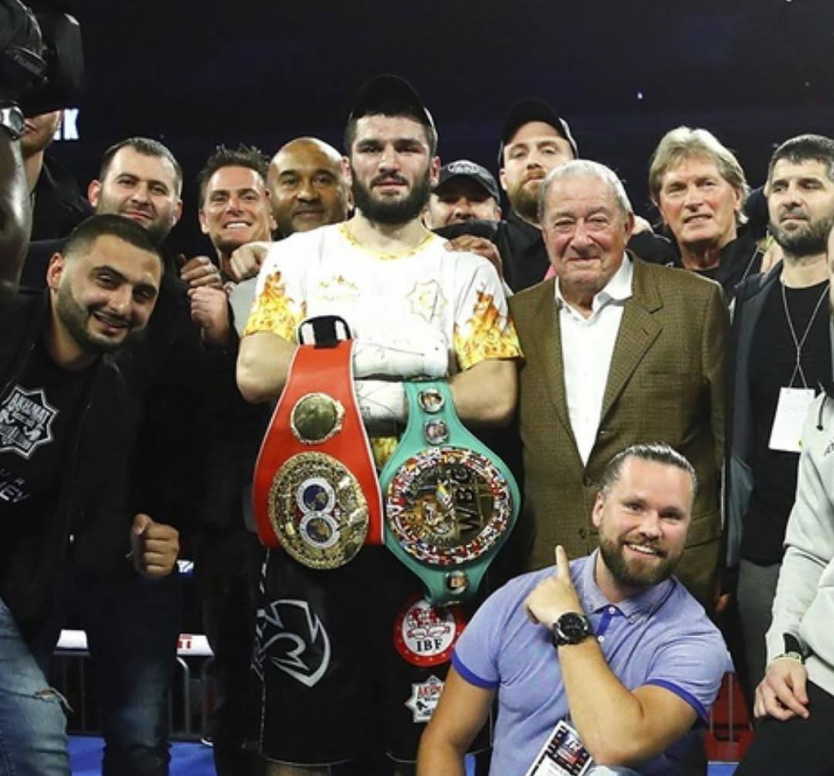 Артур Бетербиев поделился с подписчиками тем, что теперь он является свободным агентом