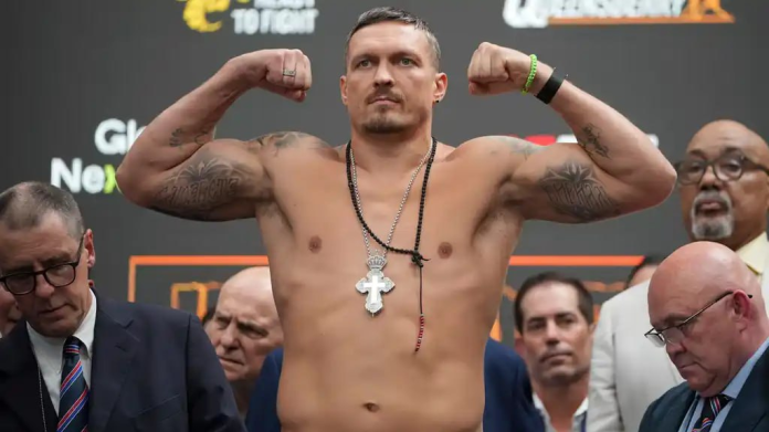 Усик назвал сроки продолжения карьеры