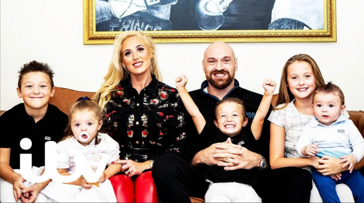 Как боксеры новогодние праздники отмечают?