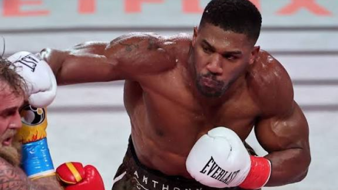 Эдди Хирн рассказал, что Энтони Джошуа еще не принял никакого решения по поводу своей карьеры