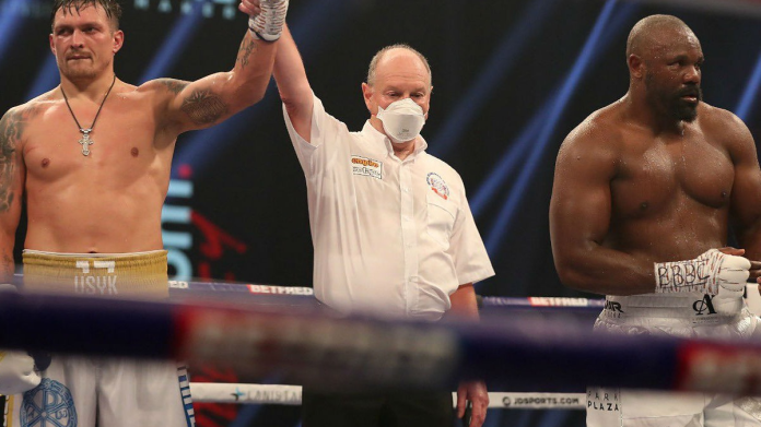 Тренеры Усика признали поражение Александра в бою с Чисорой