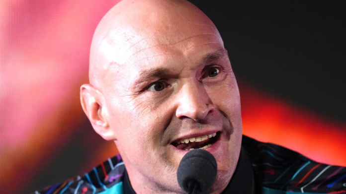 Фьюри решил удивить перед боем с Махмудовым