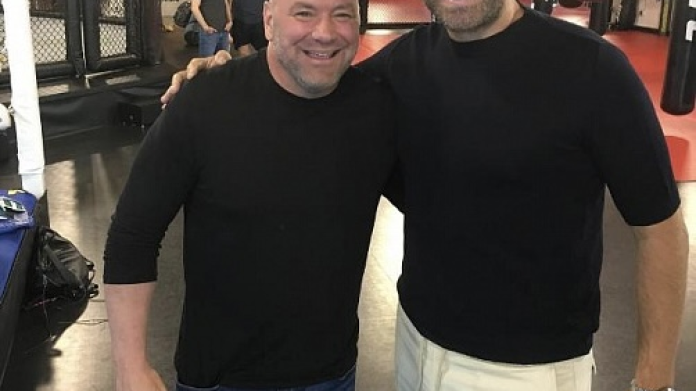 Глава UFC и Zuffa Boxing Дана Уайт заявил, что готов провести поединок с Эдди Хирном